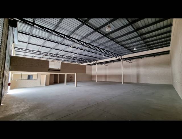 712M² WAREHOUSE TO LET IN POMONA